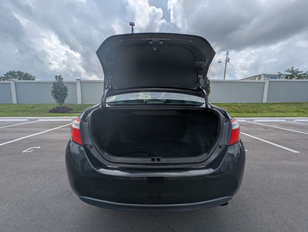 2014 Toyota Corolla Image 13
