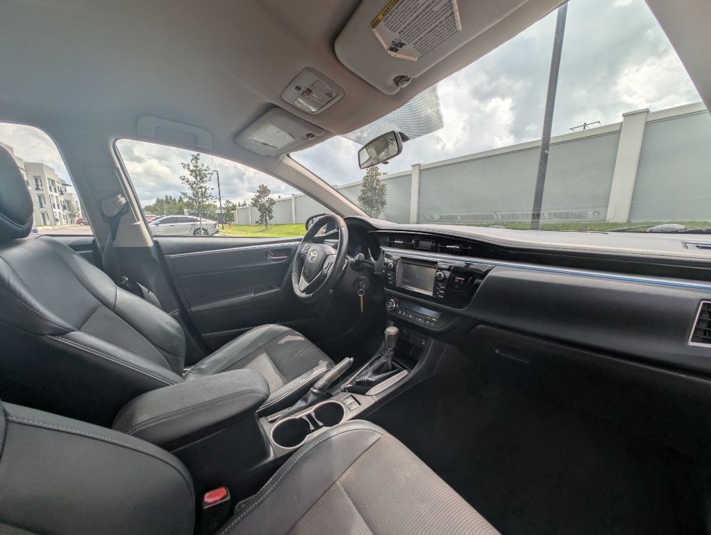 2014 Toyota Corolla Image 24