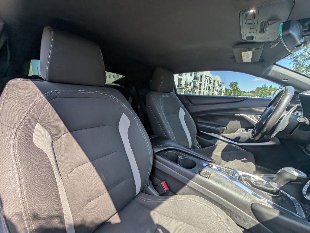 2016 Chevrolet Camaro Image 19