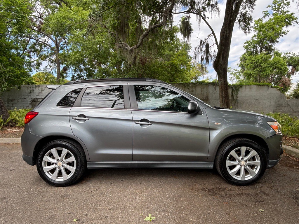 2013 Mitsubishi Outlander Image 6