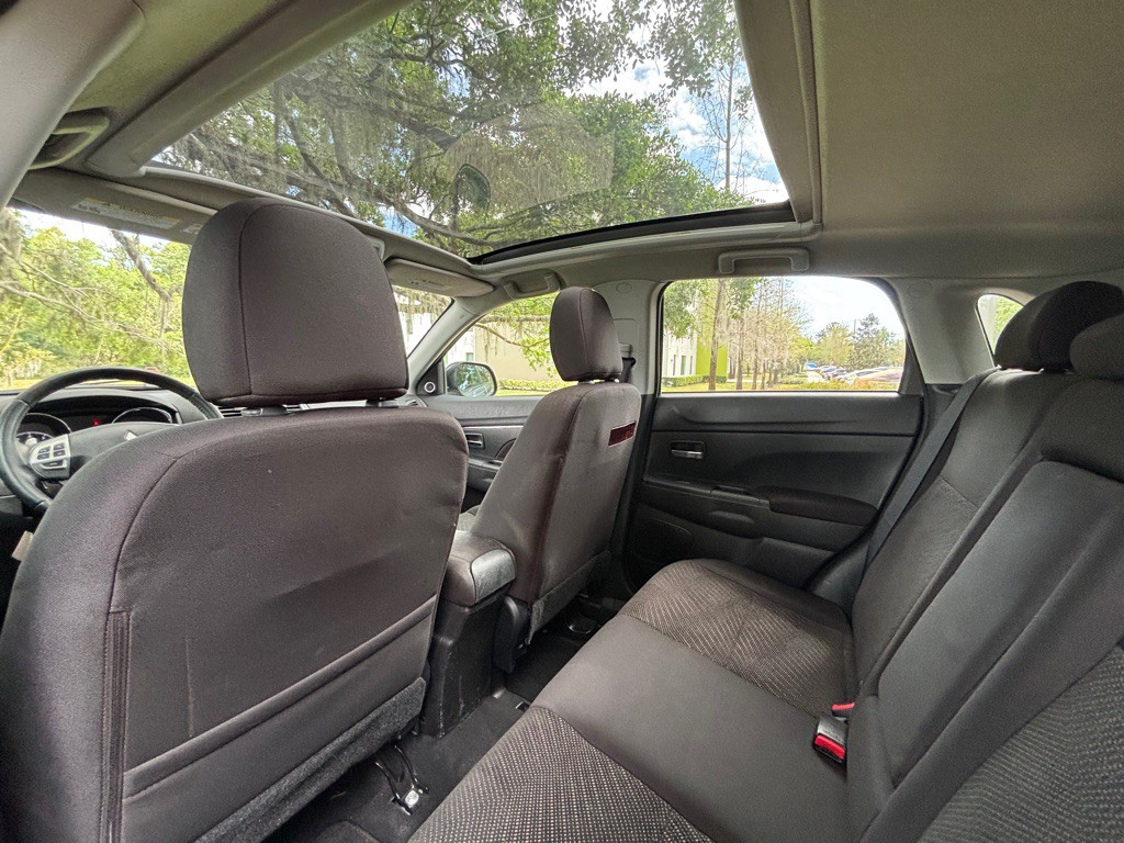 2013 Mitsubishi Outlander Image 12
