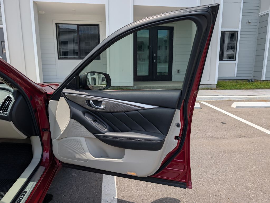 2015 INFINITI Q50 Image 23