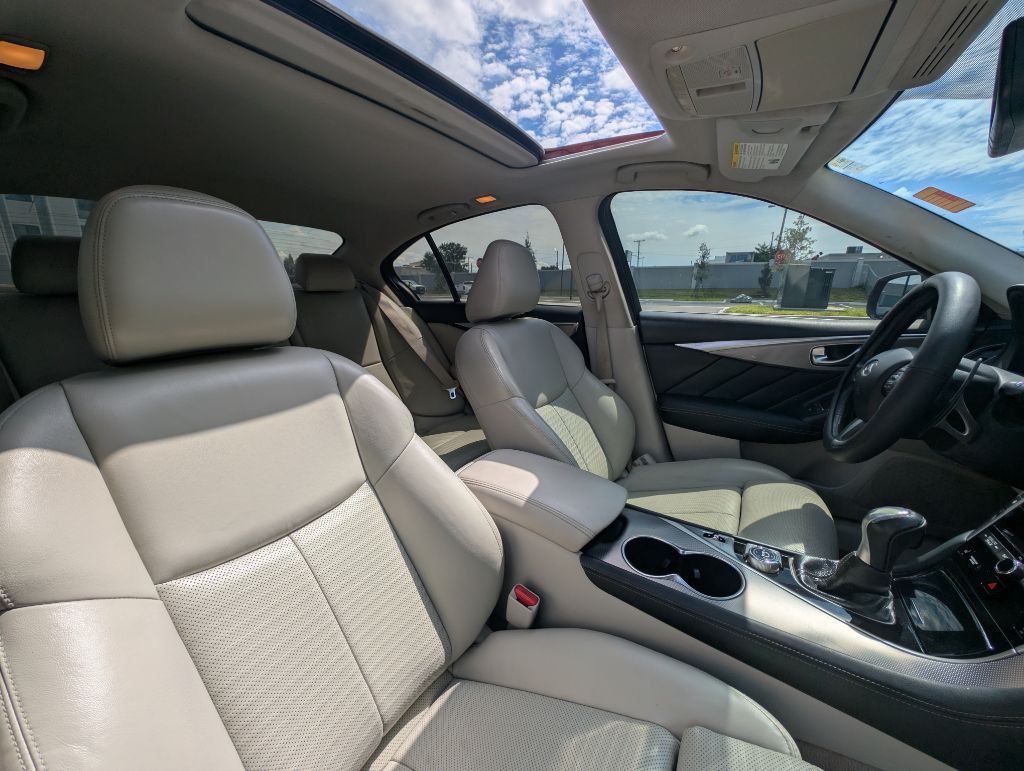 2015 INFINITI Q50 Image 25