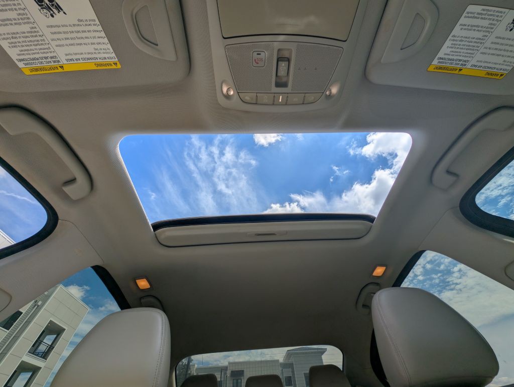 2015 INFINITI Q50 Image 26