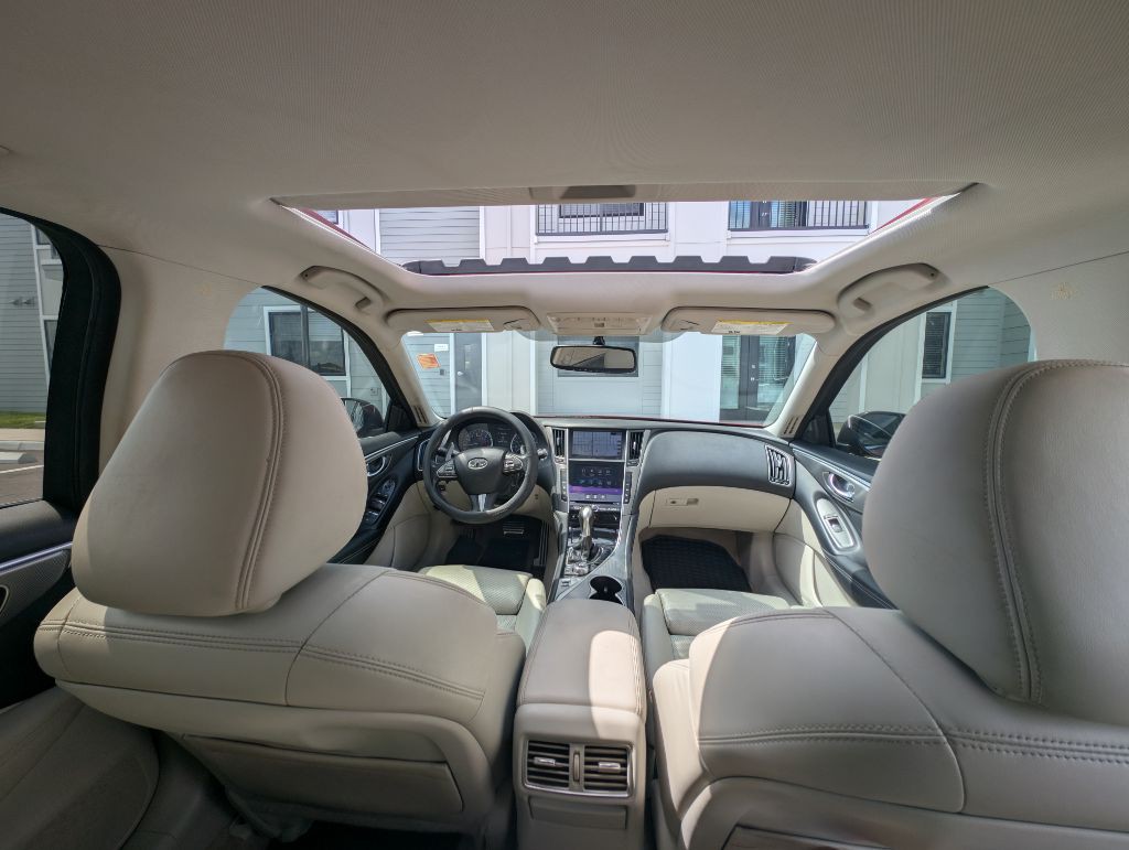 2015 INFINITI Q50 Image 27