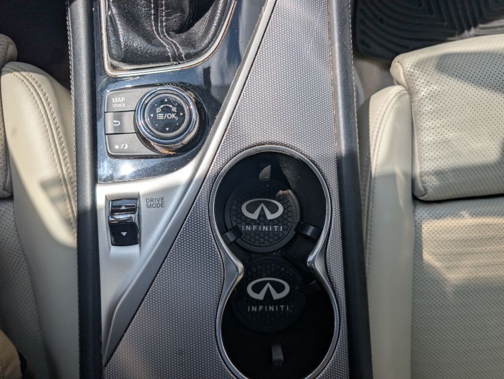 2015 INFINITI Q50 Image 36