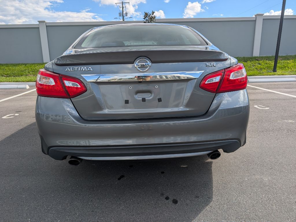 2016 Nissan Altima Image 8