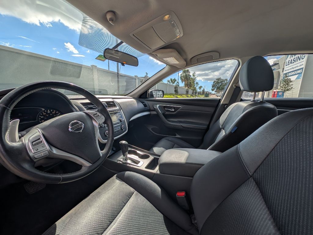 2016 Nissan Altima Image 14