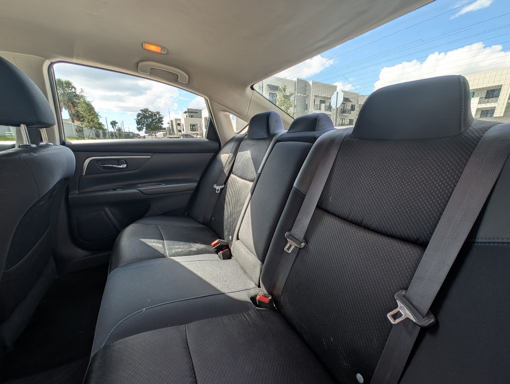 2016 Nissan Altima Image 18