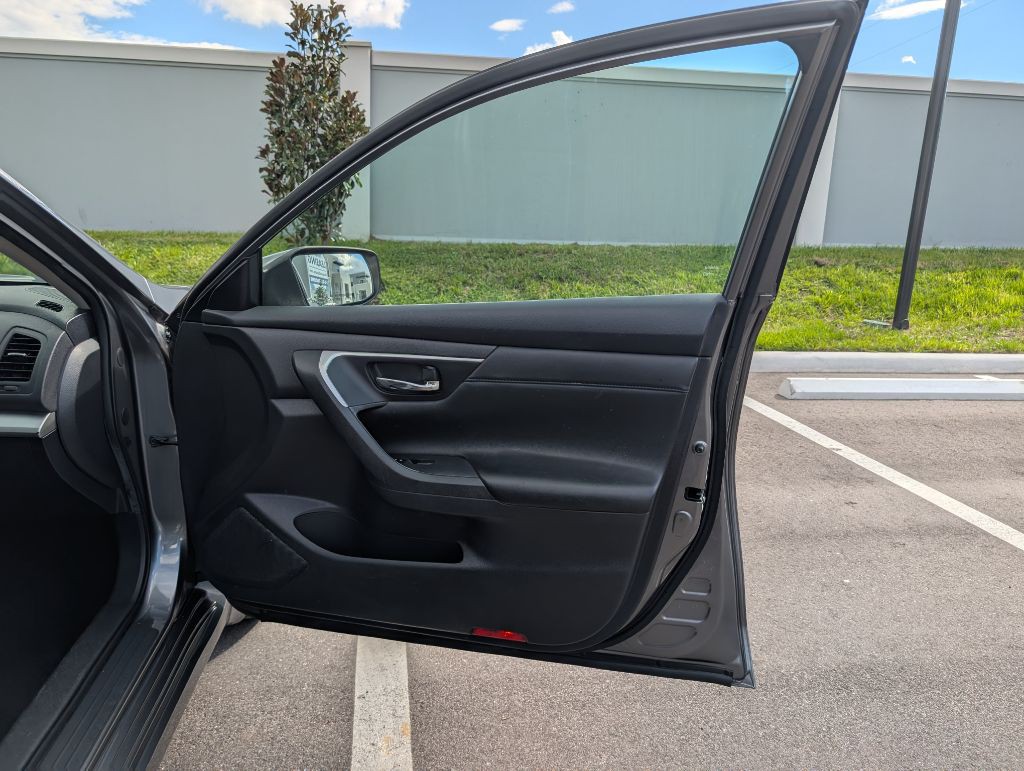 2016 Nissan Altima Image 22