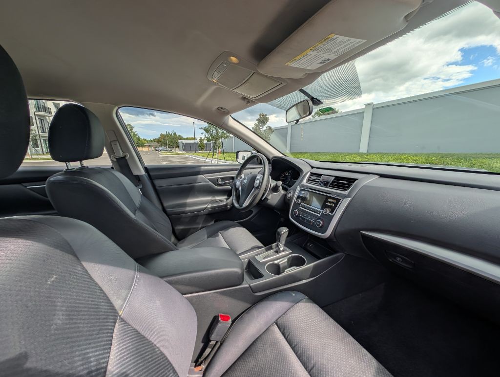 2016 Nissan Altima Image 23