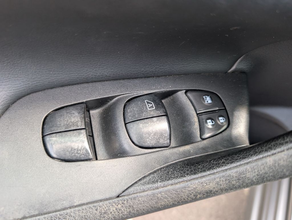 2016 Nissan Altima Image 25