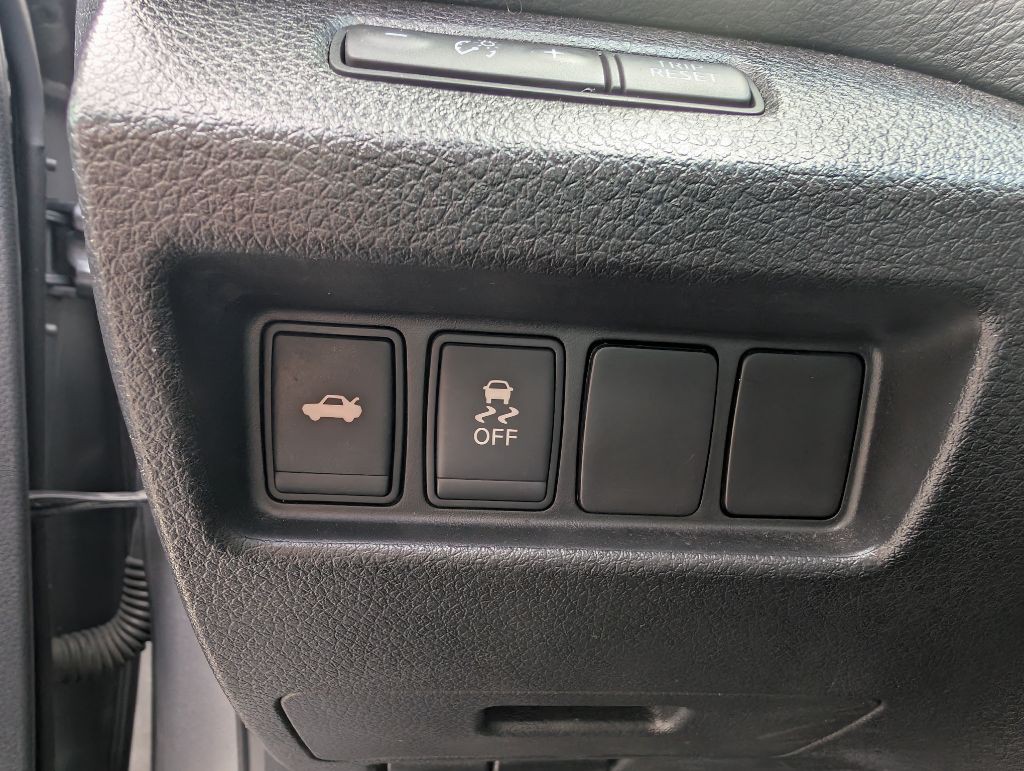 2016 Nissan Altima Image 28