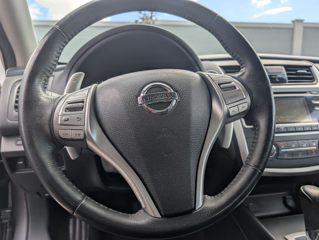 2016 Nissan Altima Image 30