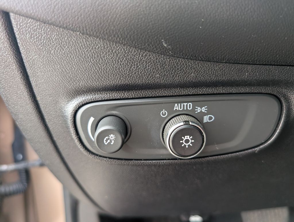 2018 Chevrolet Equinox Image 32