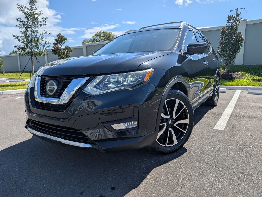 2018 Nissan Rogue Image 1