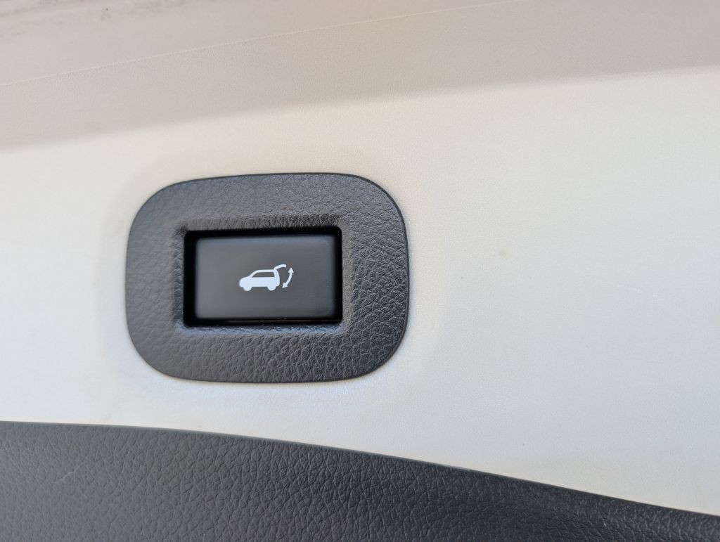 2018 Nissan Rogue Image 13