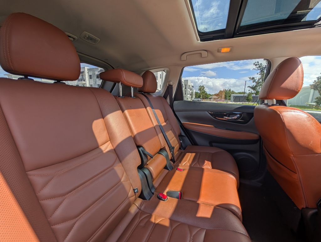2018 Nissan Rogue Image 24