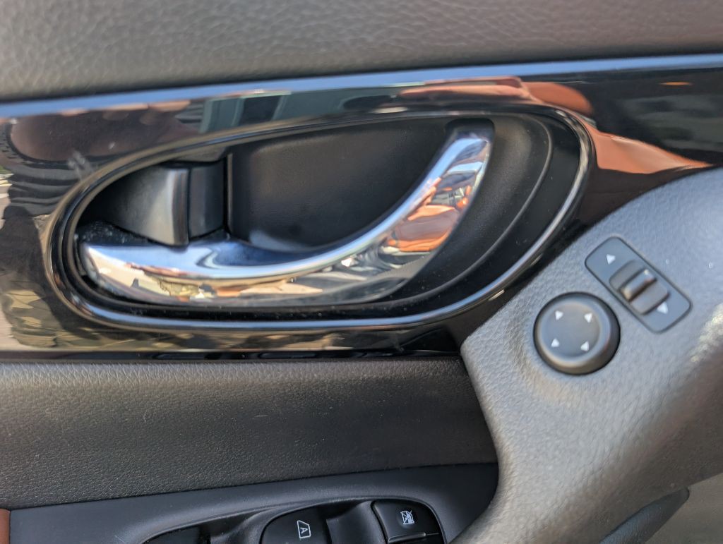 2018 Nissan Rogue Image 33