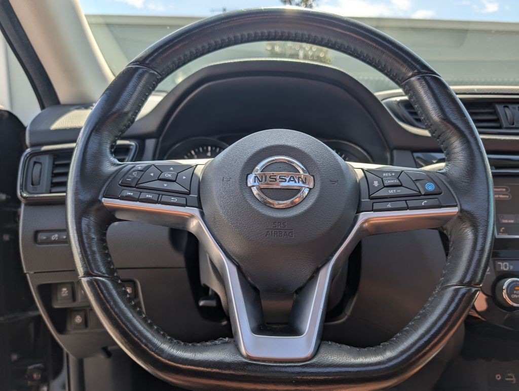 2018 Nissan Rogue Image 36