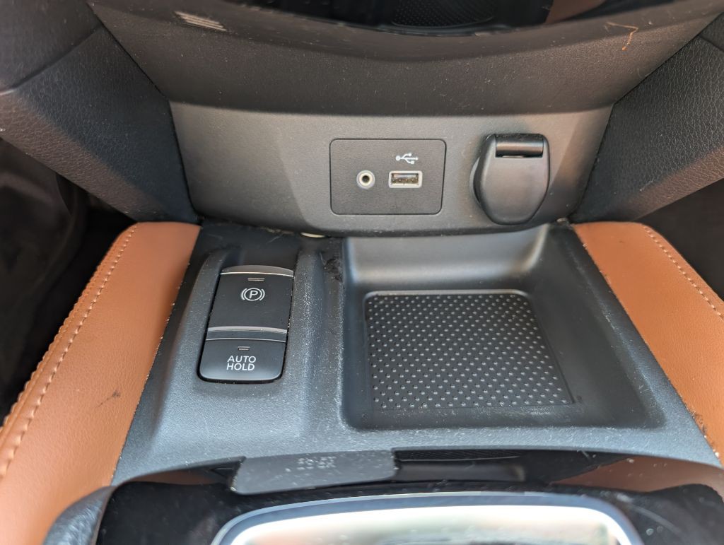 2018 Nissan Rogue Image 40