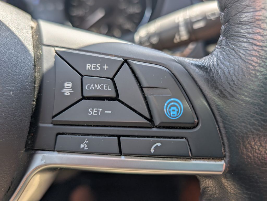 2018 Nissan Rogue Image 44