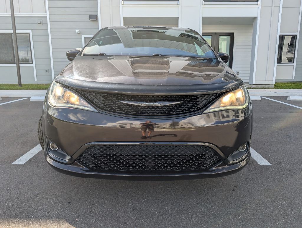 2018 Chrysler Pacifica Image 2
