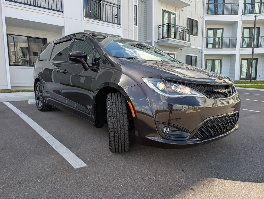 2018 Chrysler Pacifica Image 4