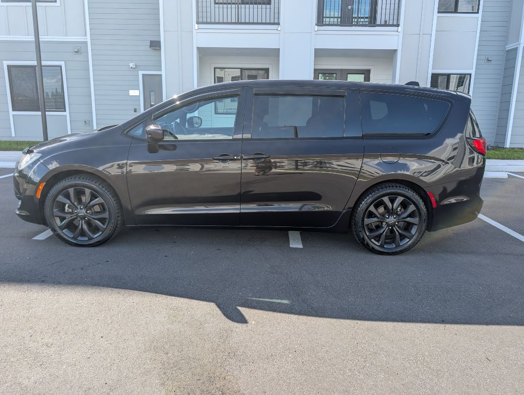 2018 Chrysler Pacifica Image 5