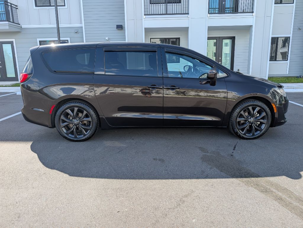 2018 Chrysler Pacifica Image 6