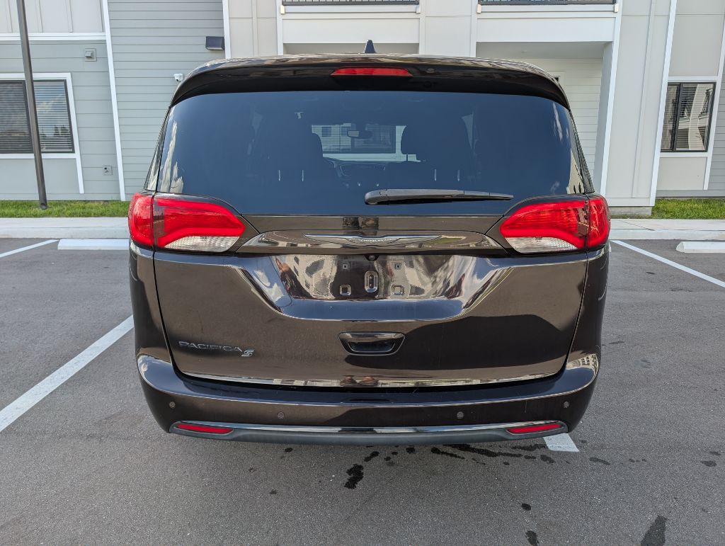 2018 Chrysler Pacifica Image 7