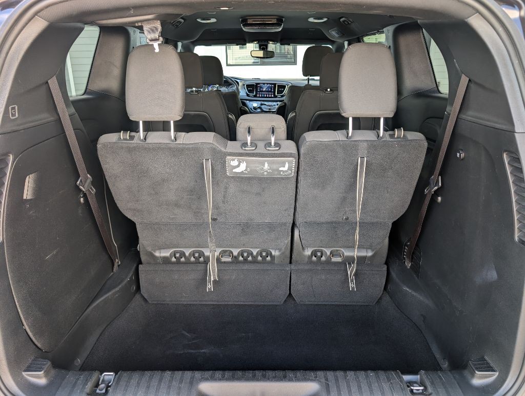 2018 Chrysler Pacifica Image 11