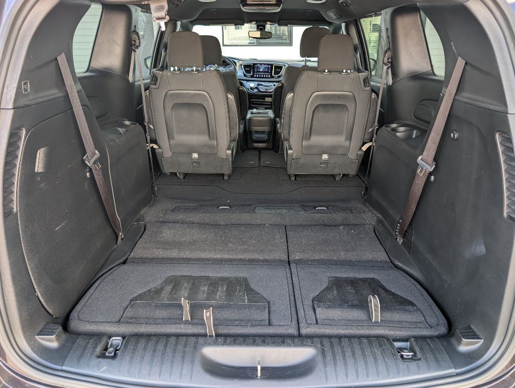 2018 Chrysler Pacifica Image 12