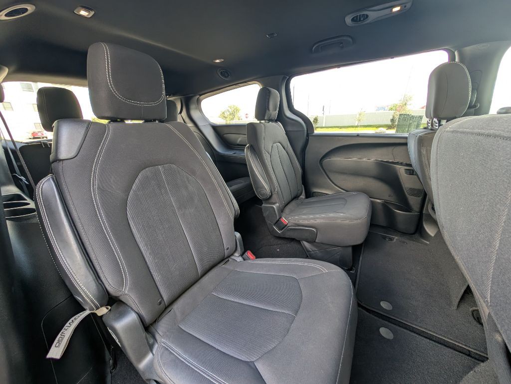 2018 Chrysler Pacifica Image 25