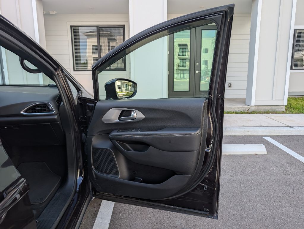 2018 Chrysler Pacifica Image 29