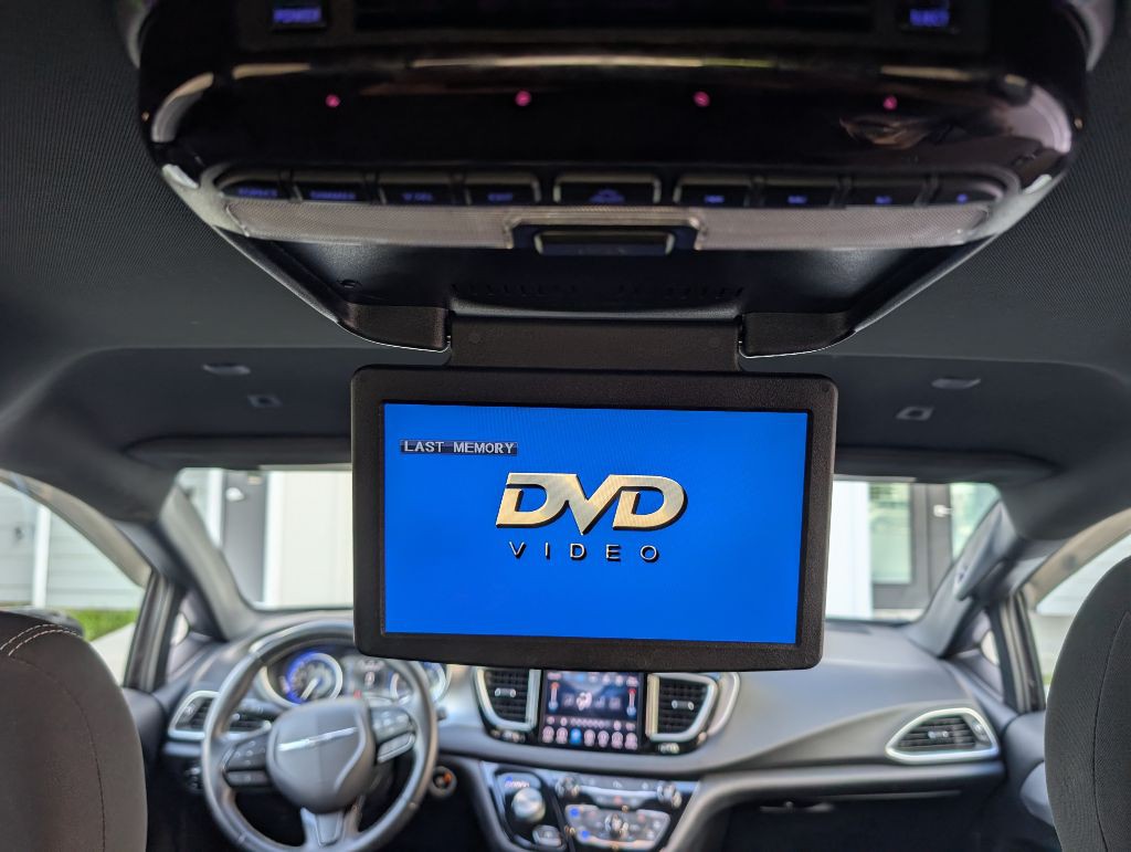 2018 Chrysler Pacifica Image 32