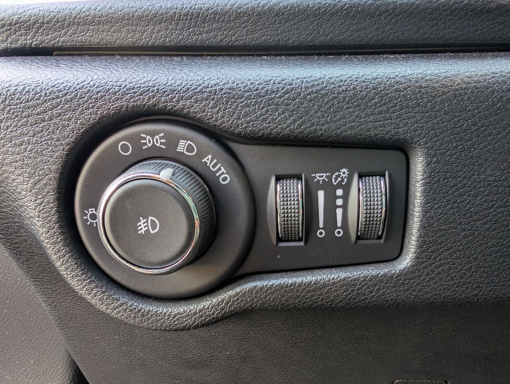 2018 Chrysler Pacifica Image 35
