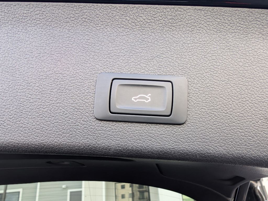 2016 Audi A4 Image 13