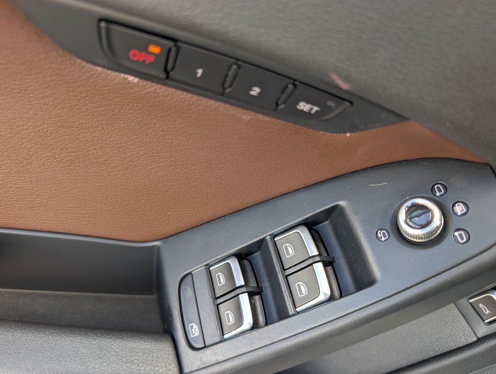2016 Audi A4 Image 28