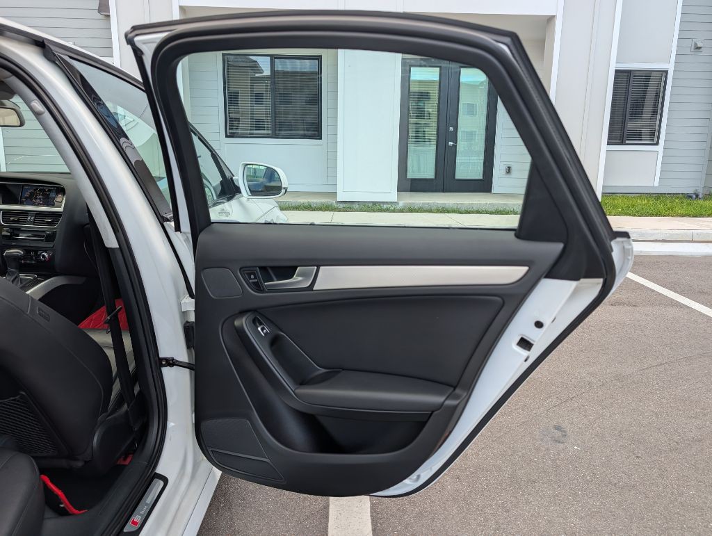 2016 Audi A4 Image 19