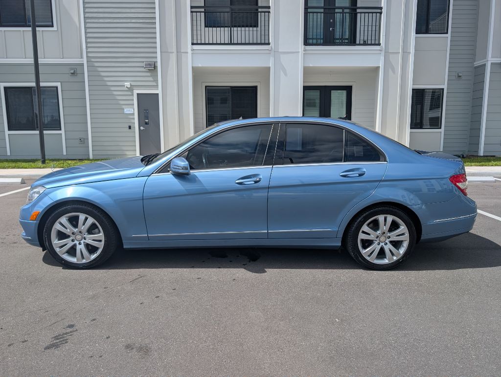 2010 Mercedes-Benz C-Class Image 5