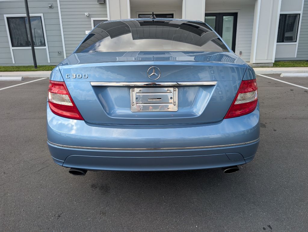2010 Mercedes-Benz C-Class Image 8