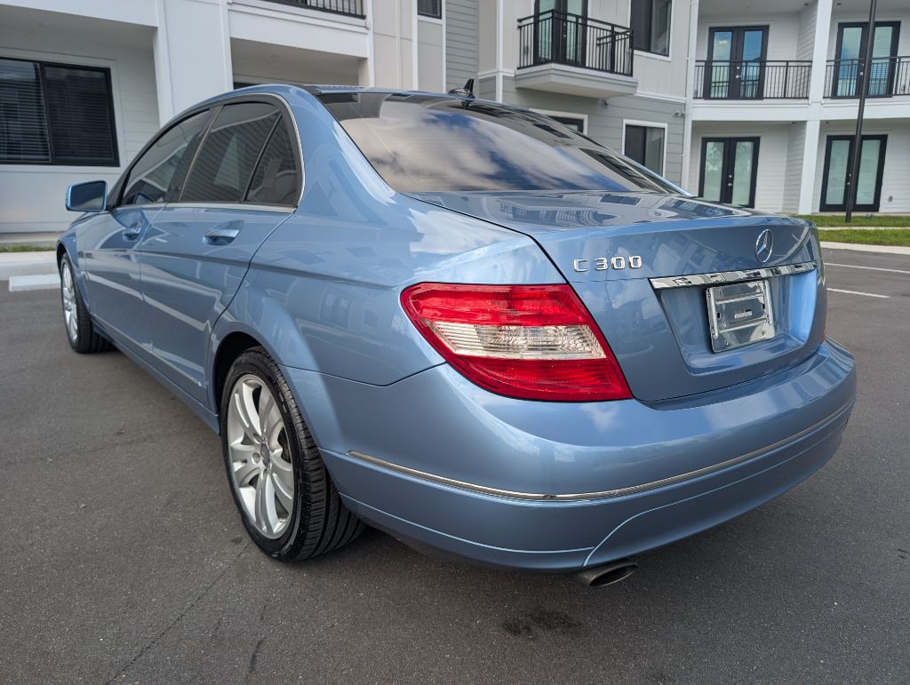 2010 Mercedes-Benz C-Class Image 10