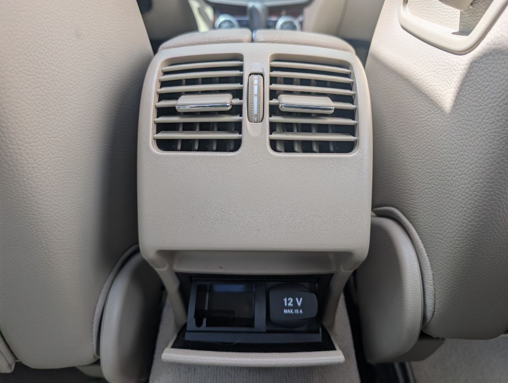 2010 Mercedes-Benz C-Class Image 28