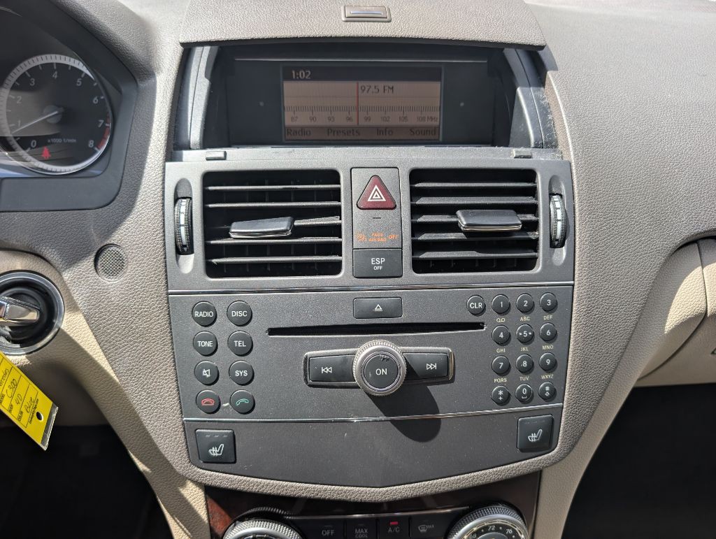 2010 Mercedes-Benz C-Class Image 33