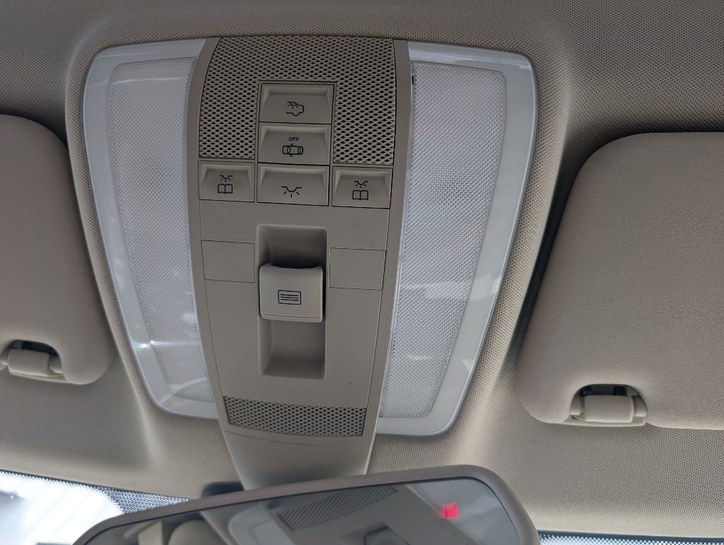 2010 Mercedes-Benz C-Class Image 35
