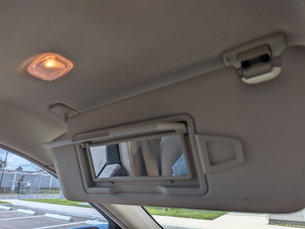 2010 Mercedes-Benz C-Class Image 38