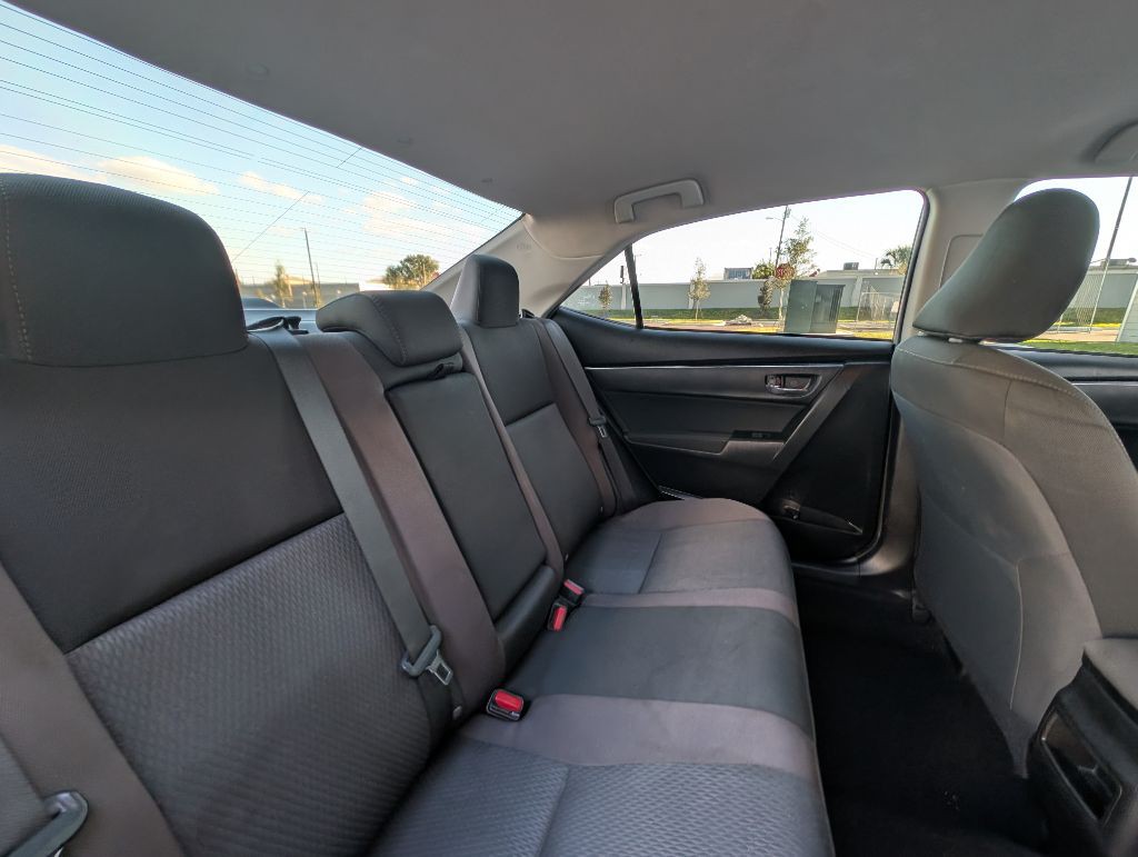 2018 Toyota Corolla Image 18