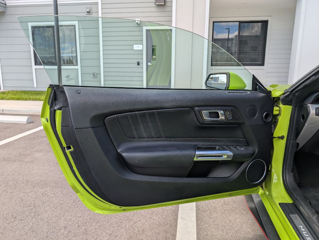 2020 Ford Mustang Image 23