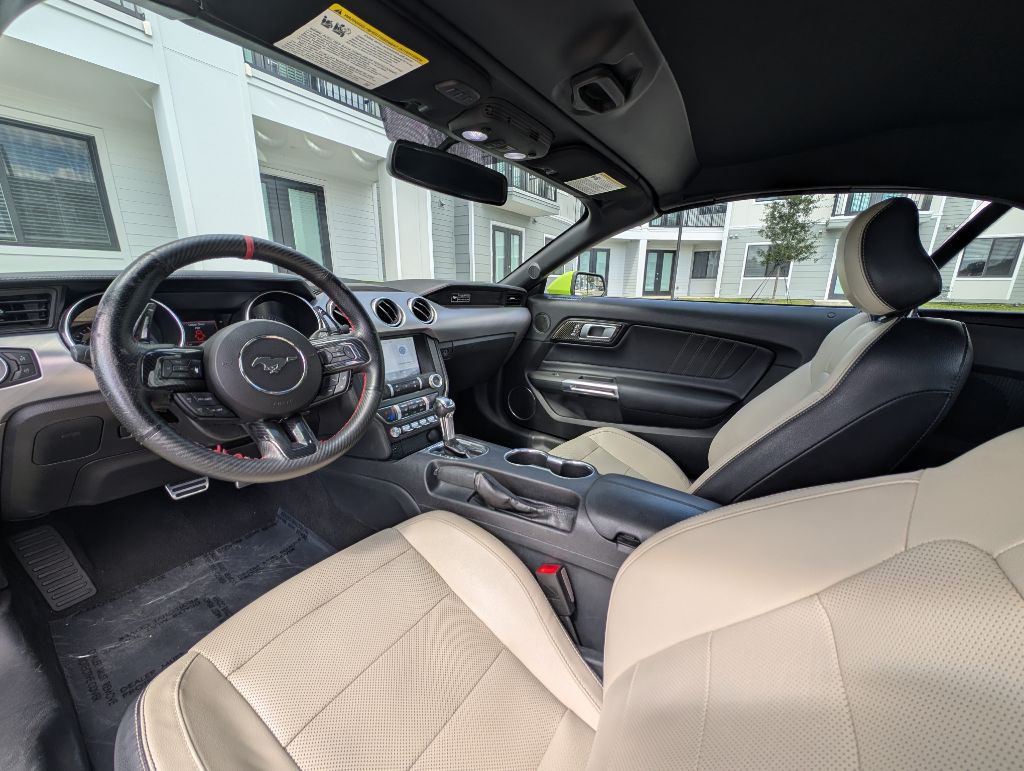 2020 Ford Mustang Image 24